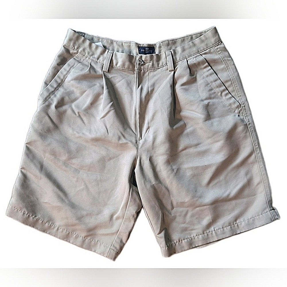 Dockers Men's Light Gray Flat Front Shorts